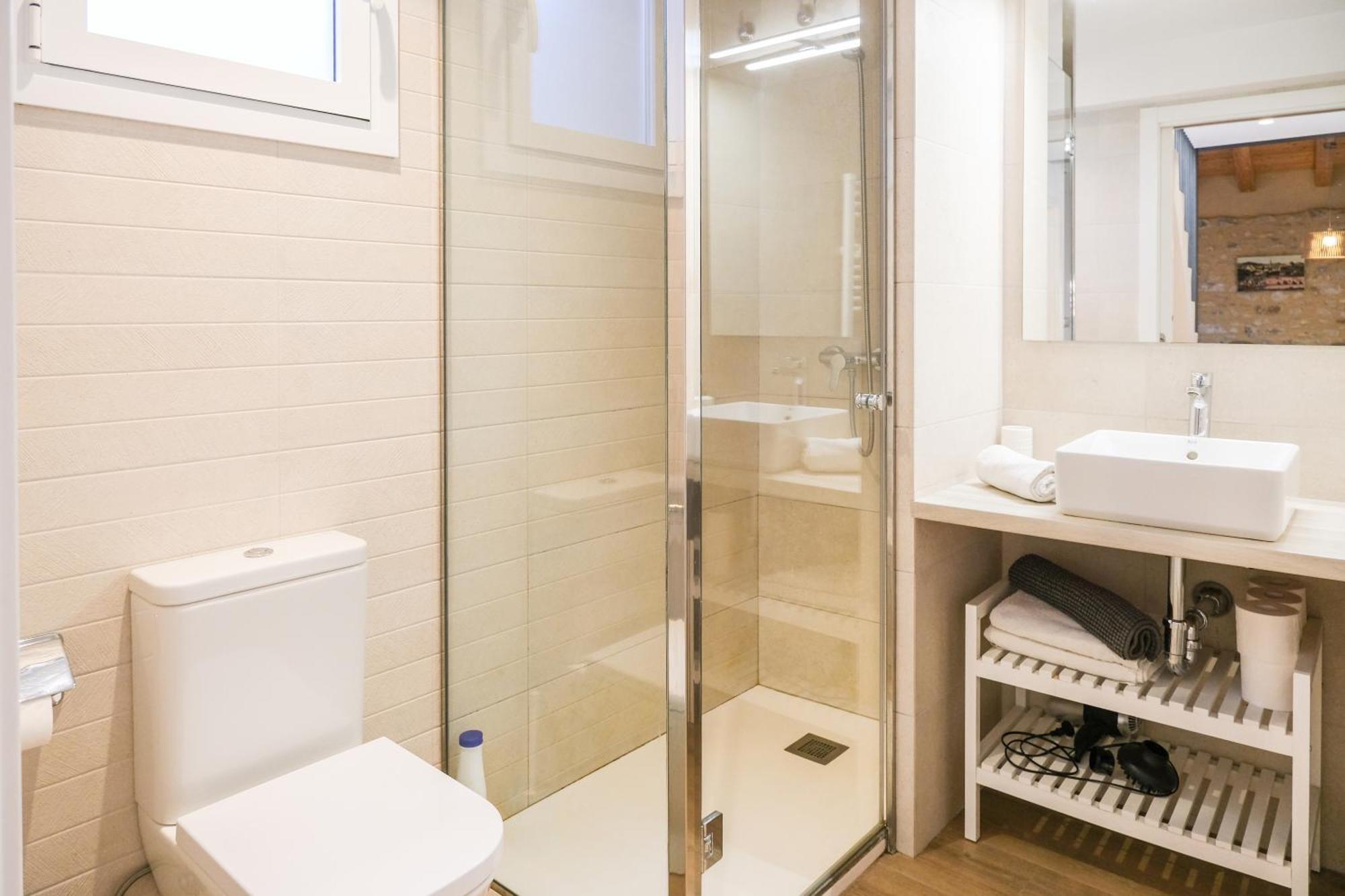 Ganganell Atic Apartamento Con Terraza En Besalú Eksteriør bilde