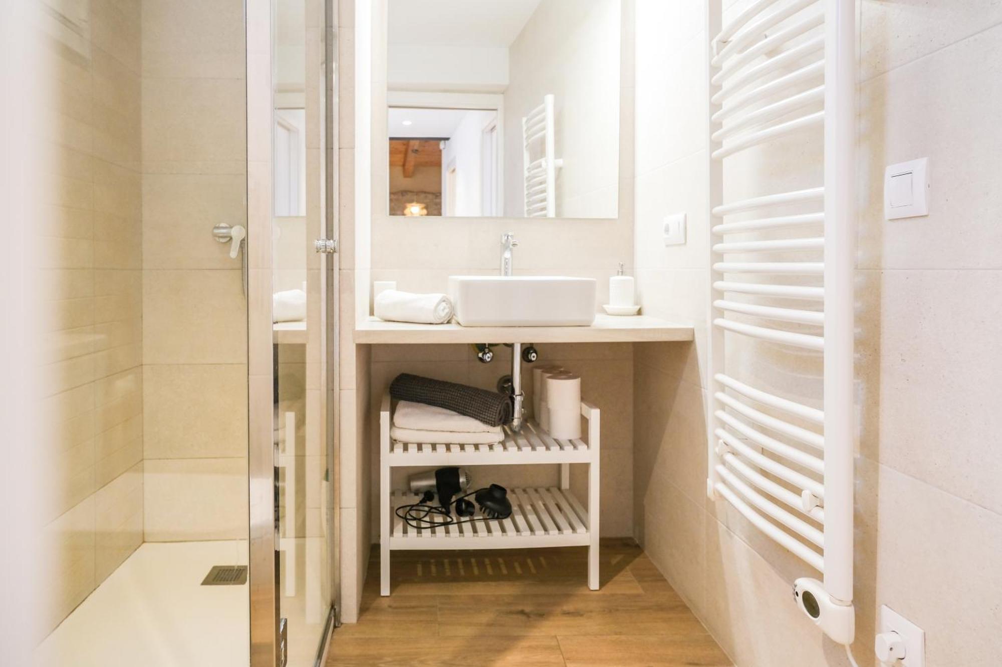 Ganganell Atic Apartamento Con Terraza En Besalú Eksteriør bilde