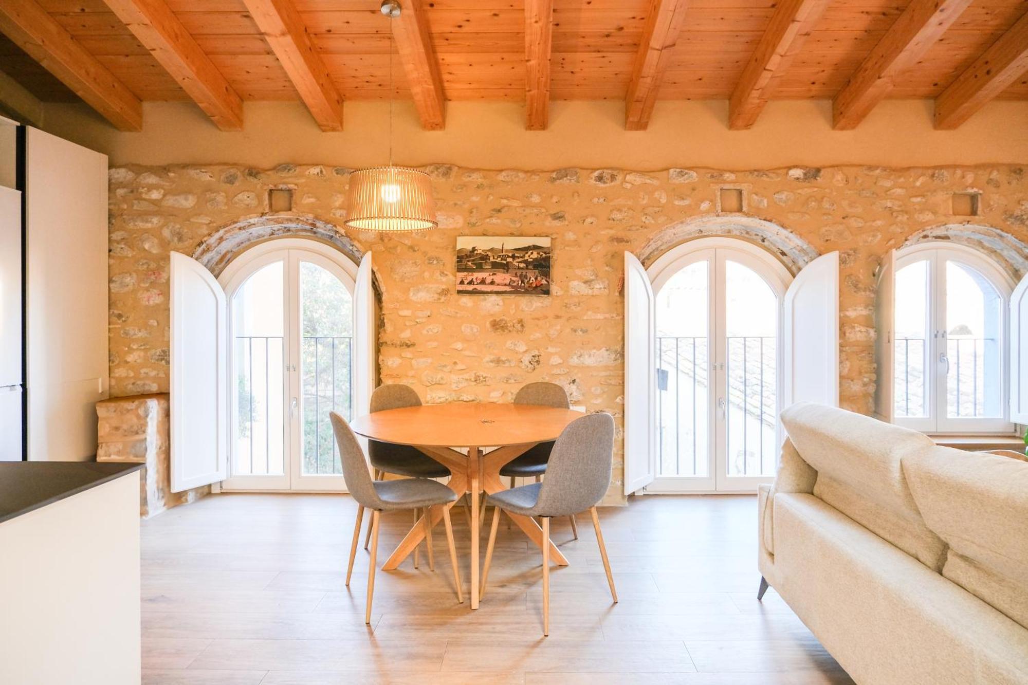 Ganganell Atic Apartamento Con Terraza En Besalú Eksteriør bilde