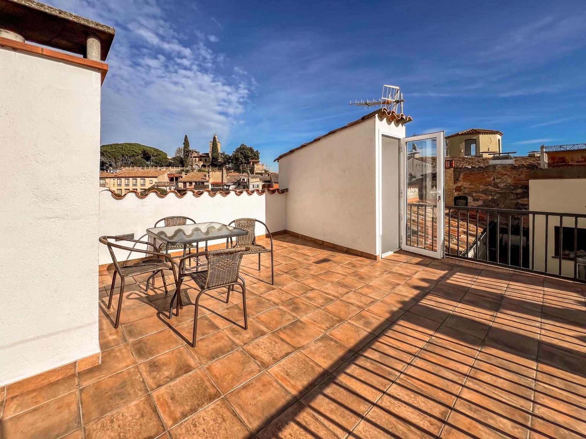 Ganganell Atic Apartamento Con Terraza En Besalú Eksteriør bilde